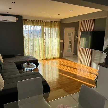 Evergreen Apartman *